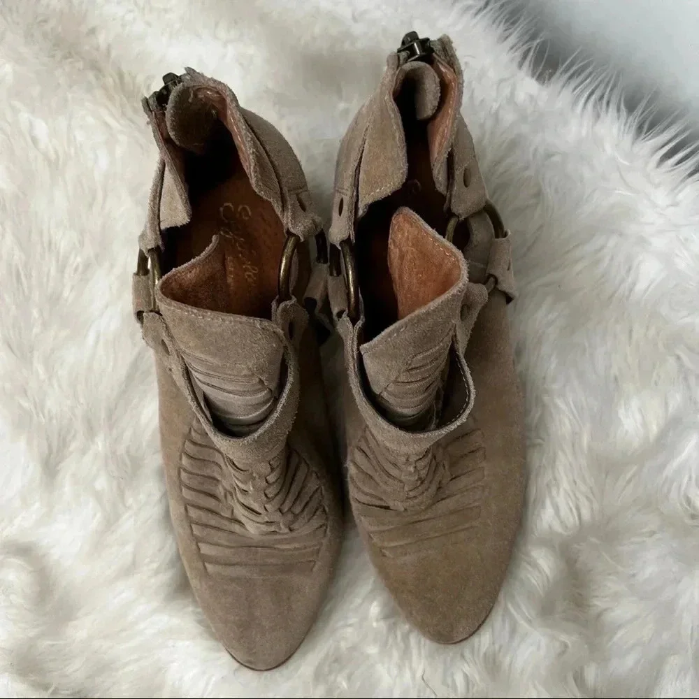 Seychelles Impossible Sand Suede Leather Ankle Booties Size 8.5